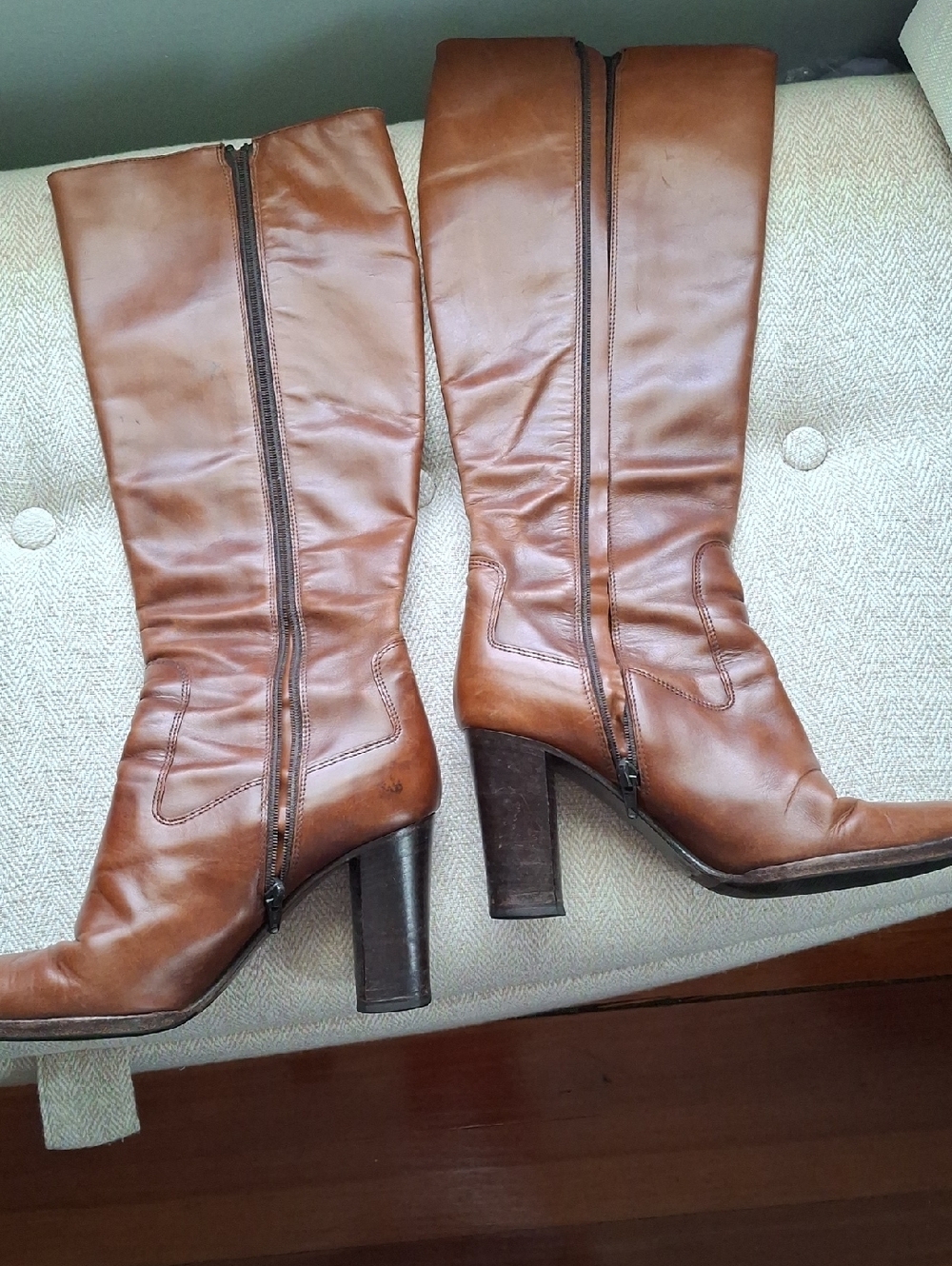 Vibram Women's Tall Tan Leather Zip-Up Heeled Riding Boots